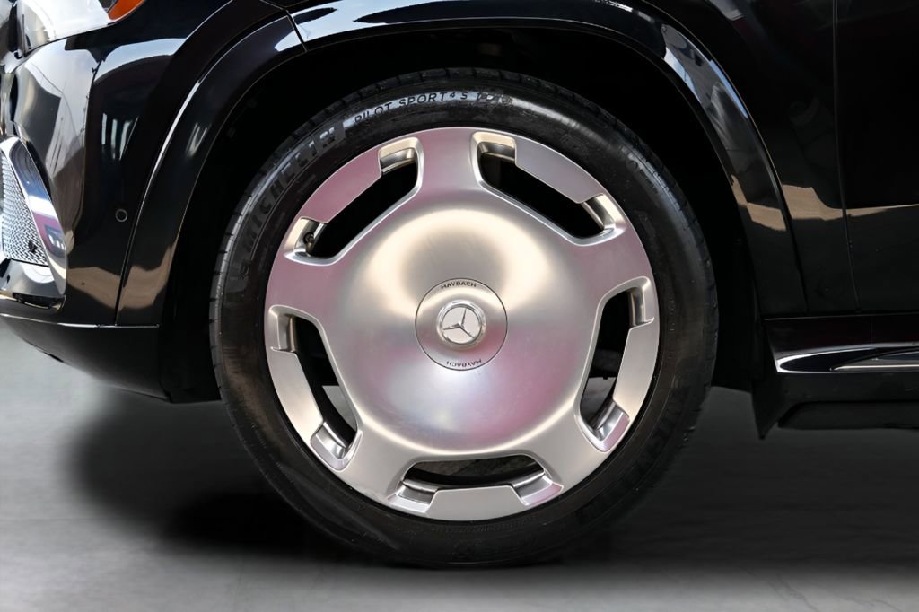 Used 2023 Mercedes-Benz Maybach GLS 600 4MATIC image 20