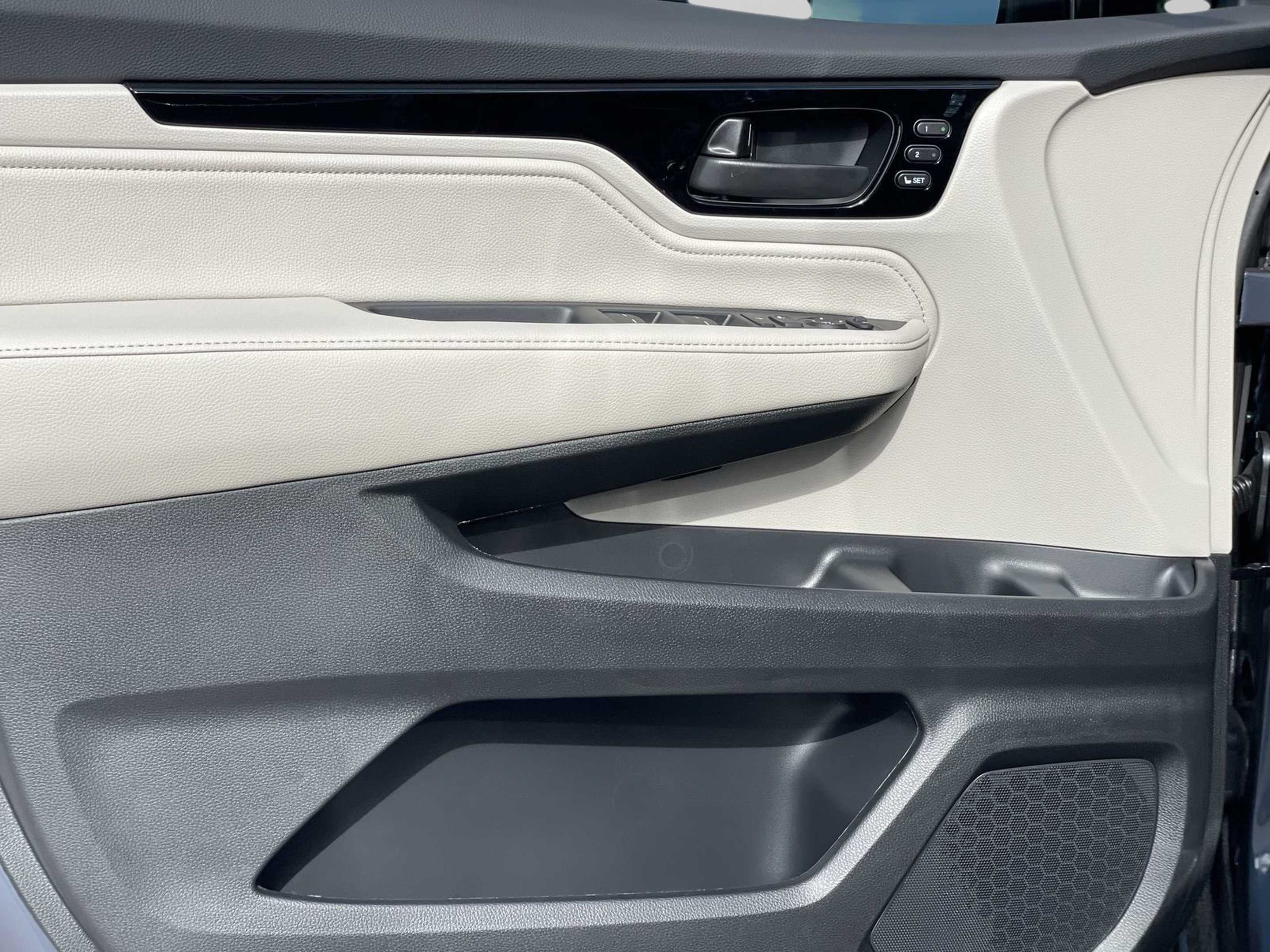 New 2027 Honda Odyssey Touring image 17