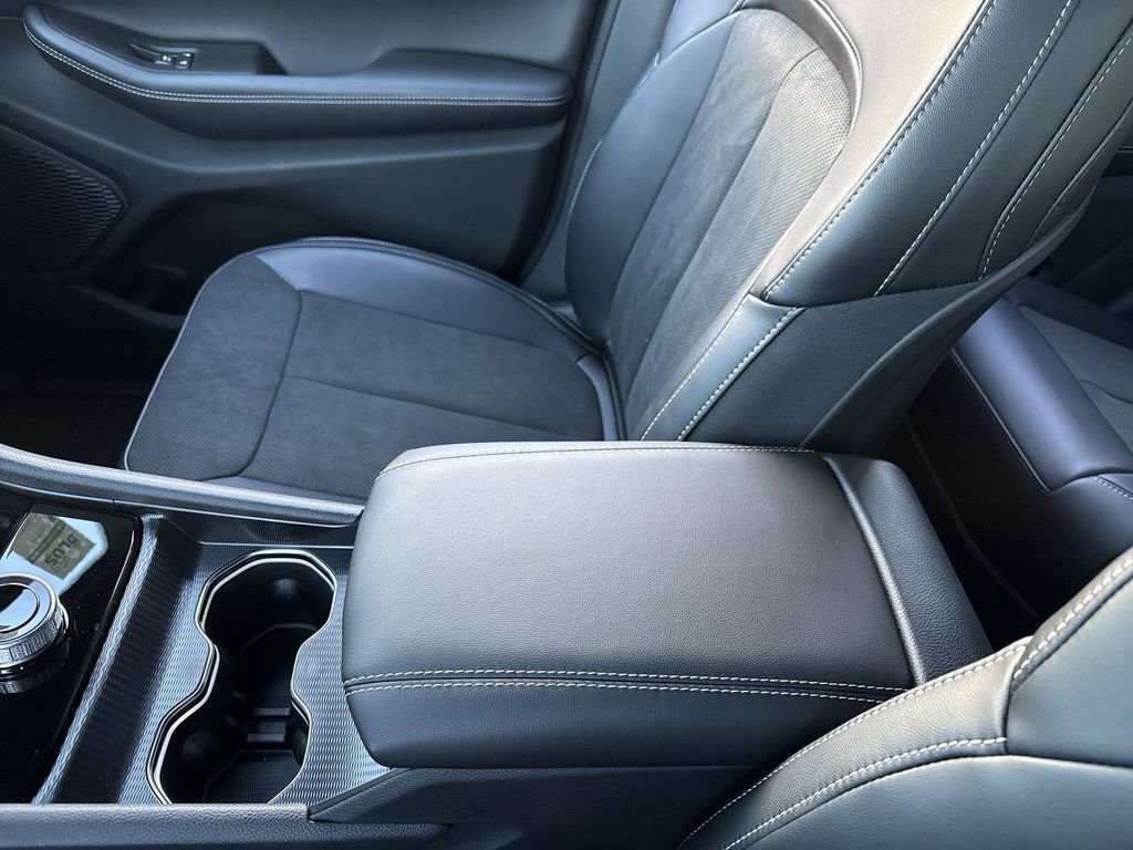 New 2025 Jeep Grand Cherokee Altitude image 19