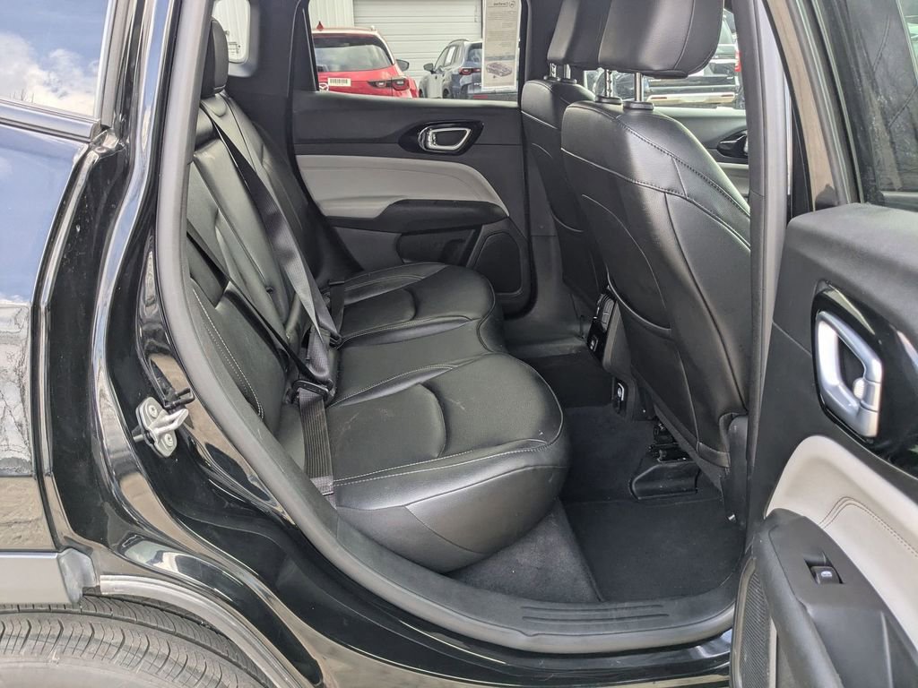 Used 2025 Jeep Compass Limited image 29