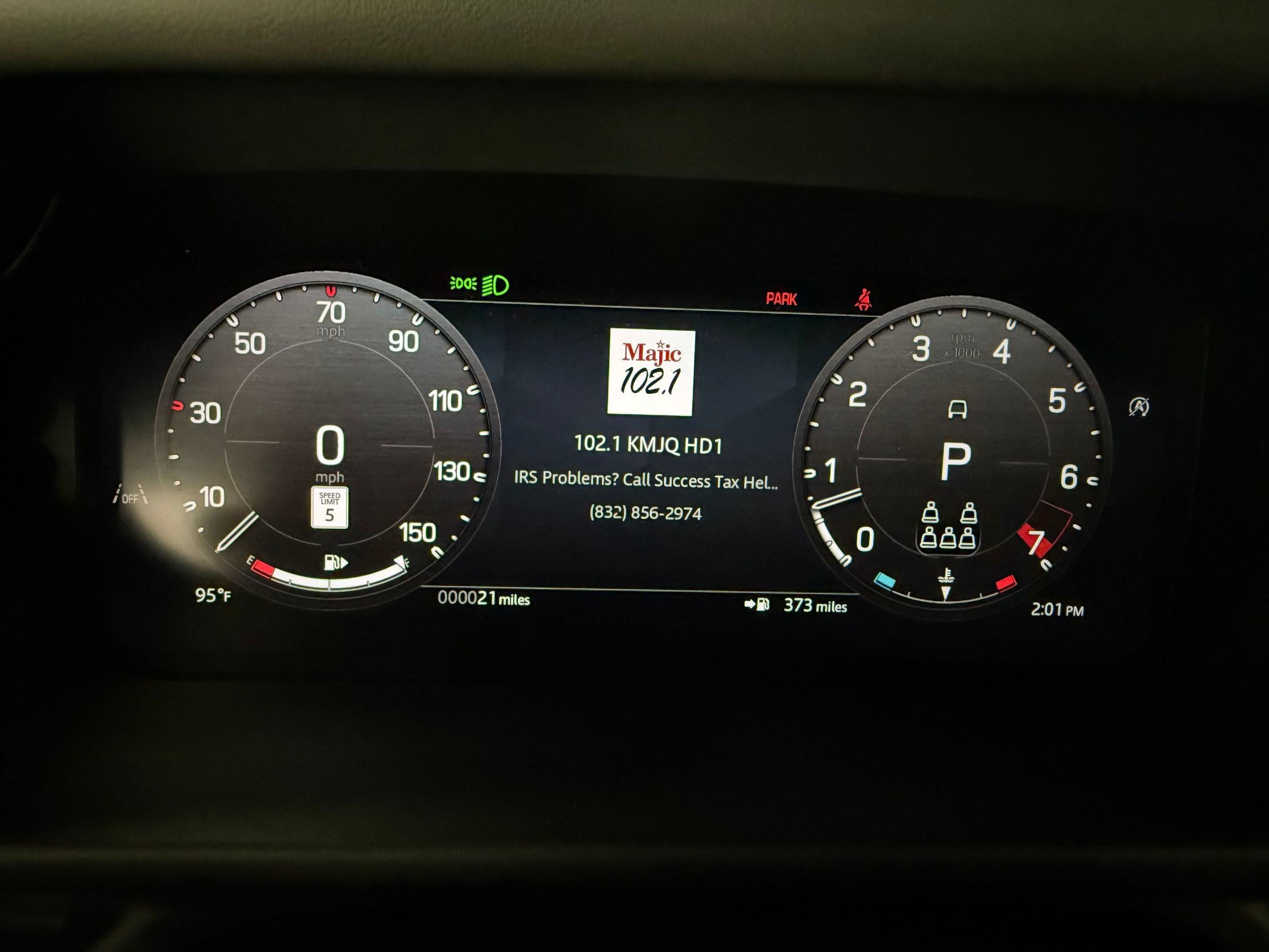 Used 2026 Land Rover Defender 130 X-Dynamic SE AWD/4WD image 19