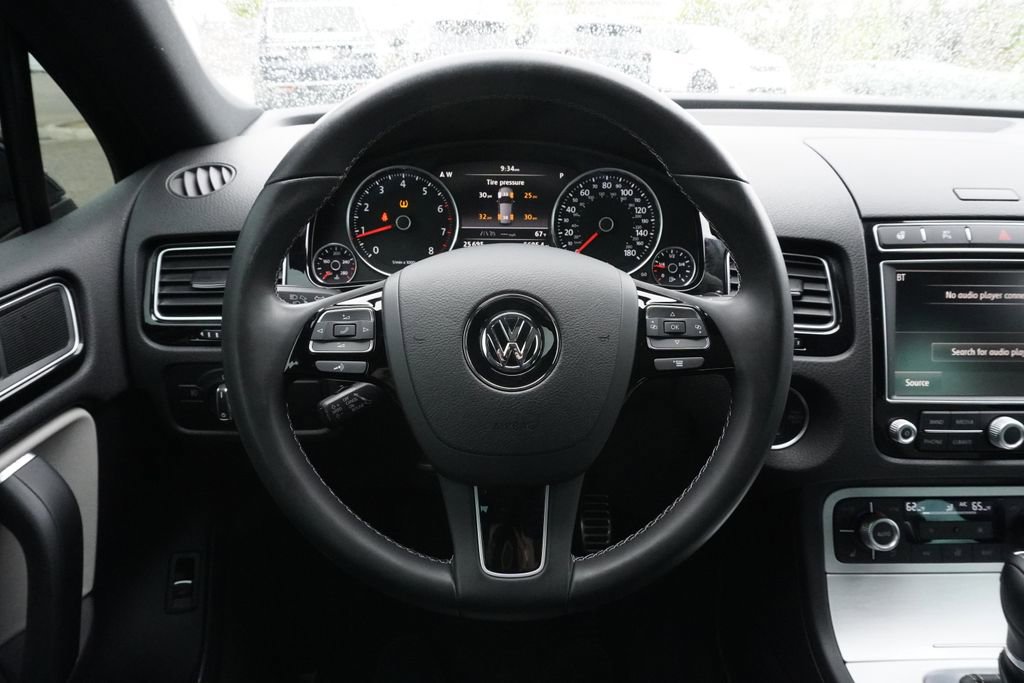 Used 2017 Volkswagen Touareg Wolfsburg Edition AWD/4WD image 10