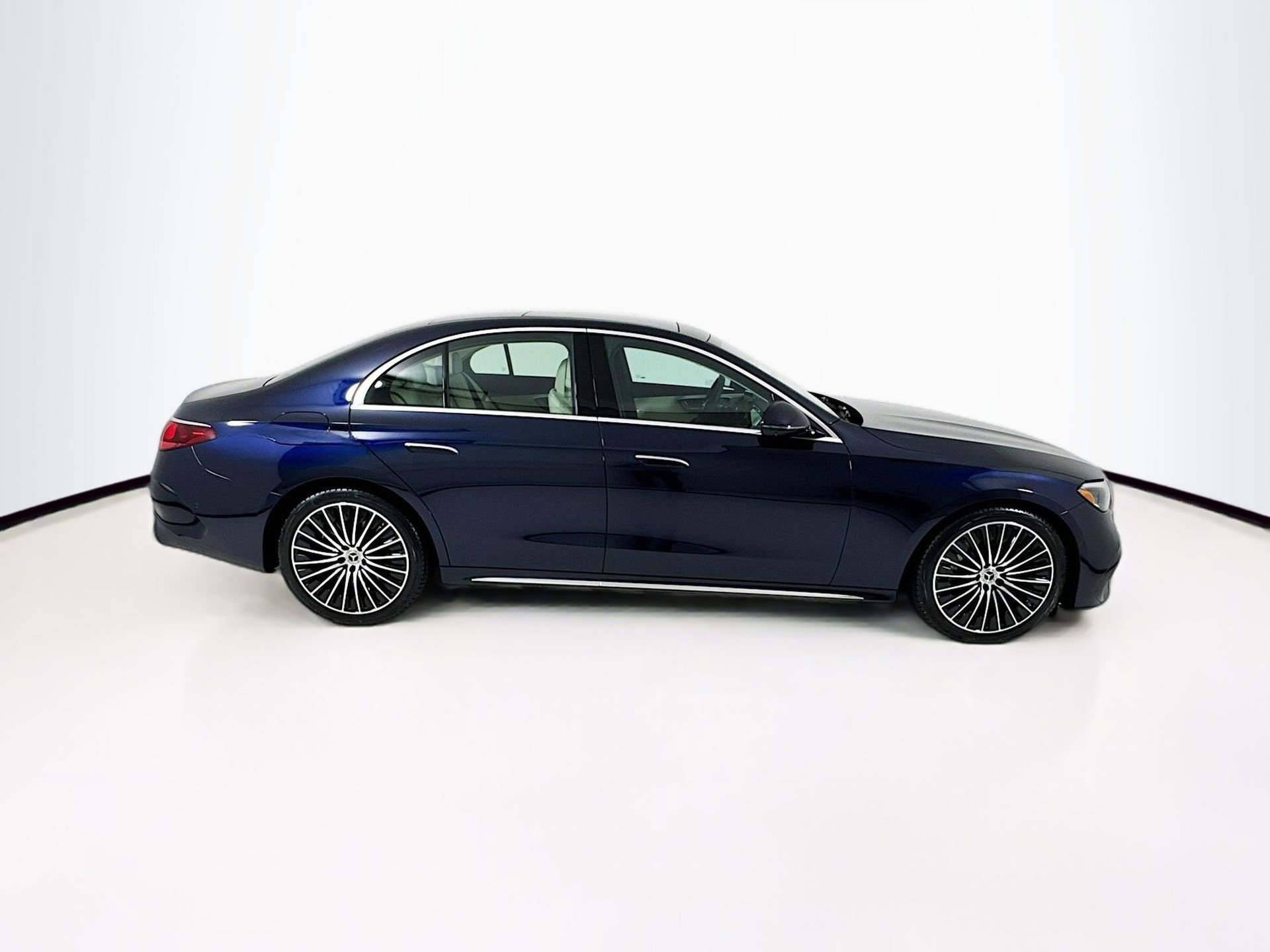 New 2026 Mercedes-Benz E 450 4MATIC Sedan image 9