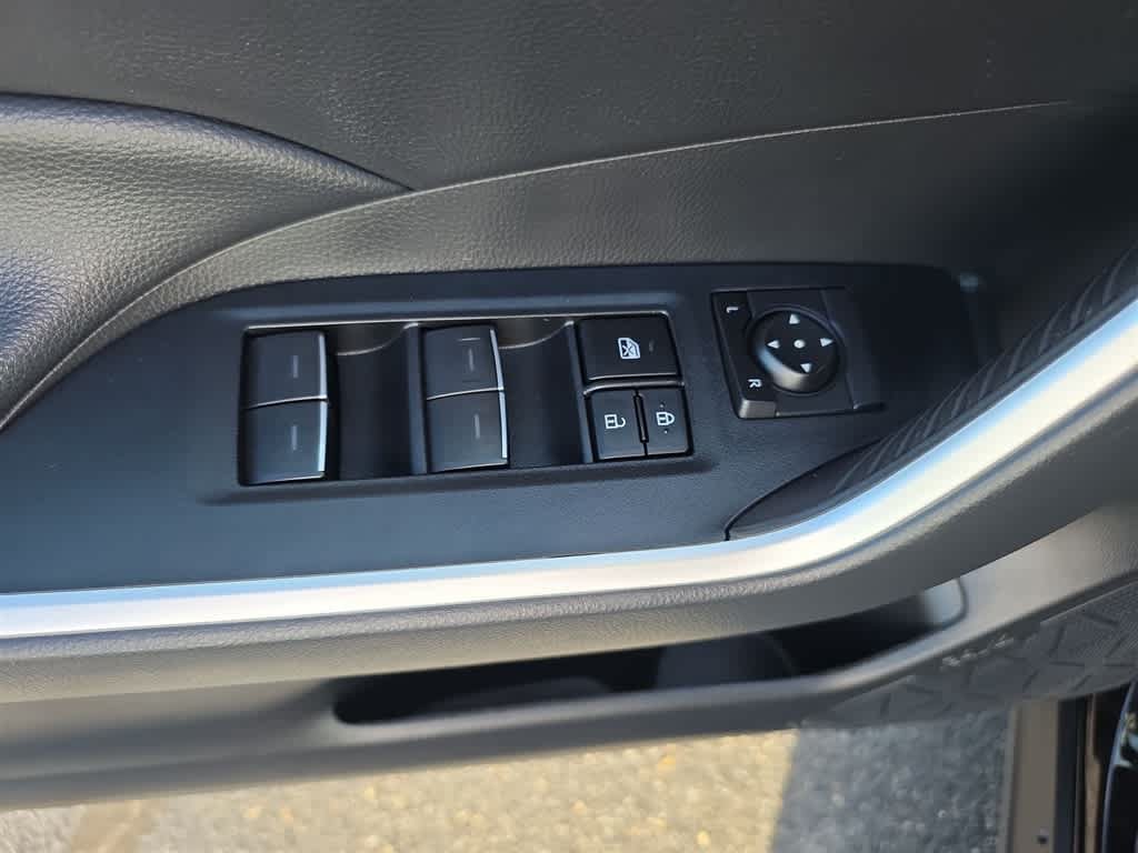 Used 2023 Toyota RAV4 XLE FWD image 19