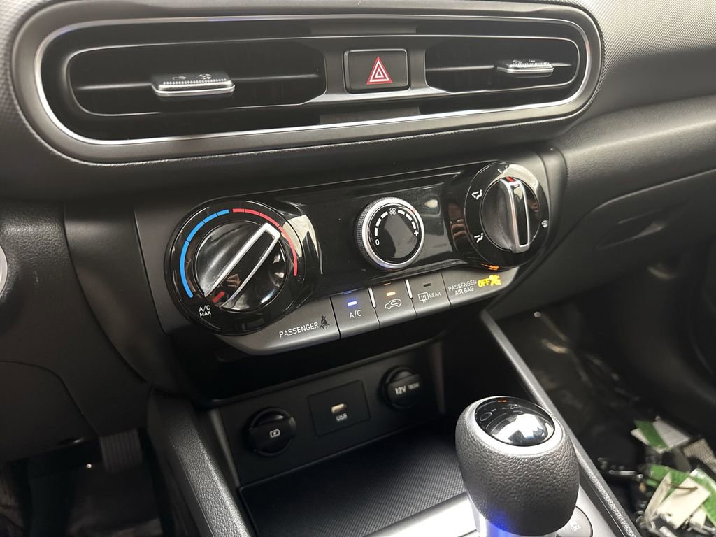 Used 2023 Hyundai Kona SEL AWD/4WD image 15