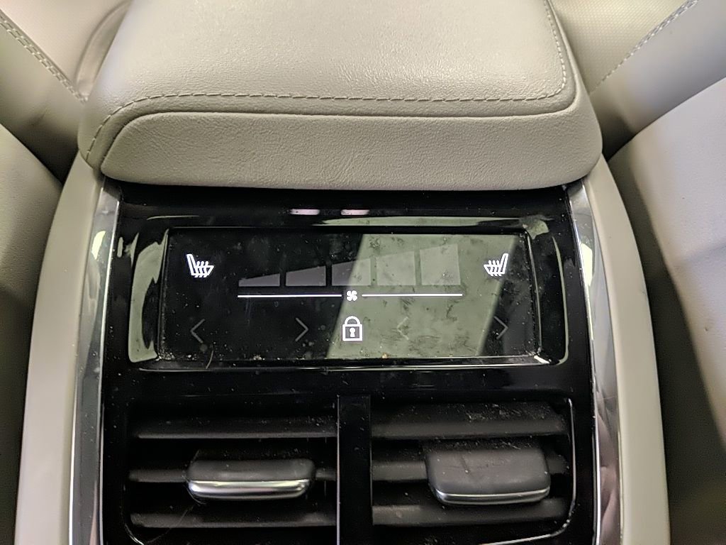 Used 2022 Volvo XC60 B5 Inscription w/ Advanced Package image 16