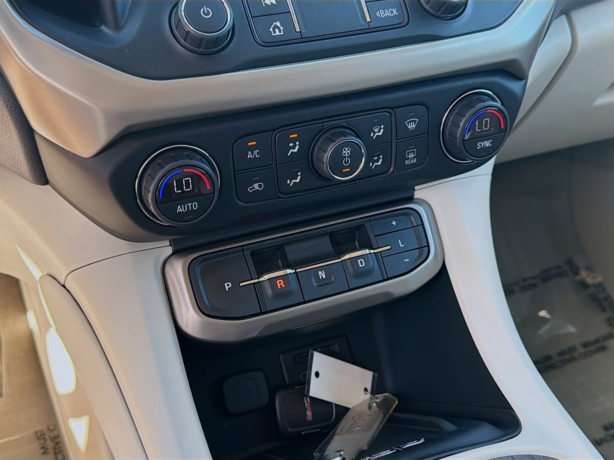 Used 2022 GMC Acadia Denali w/ Denali Ultimate Package image 16