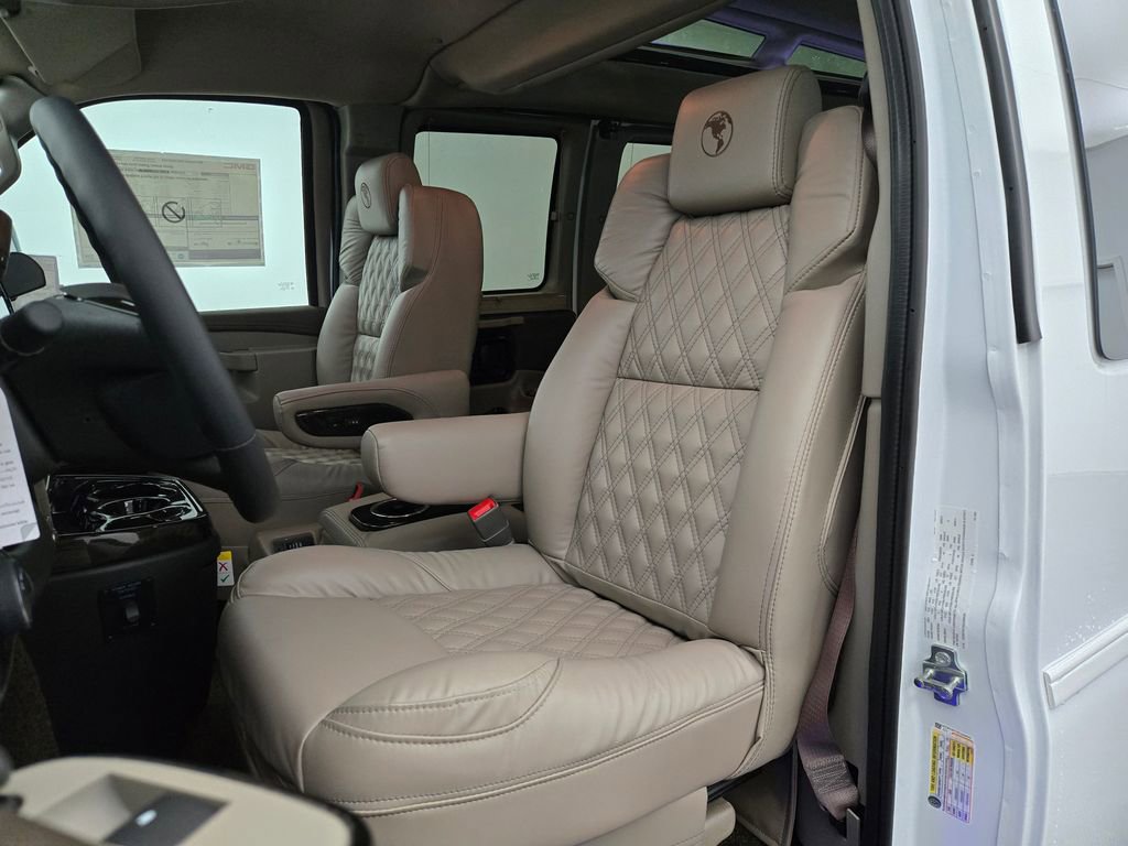 New 2025 GMC Savana 2500 w/ Driver Convenience Package image 38