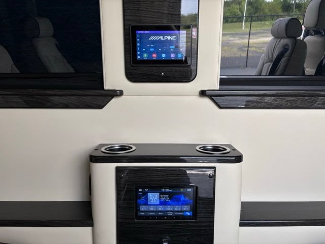 Used 2024 Mercedes-Benz Sprinter 3500 image 50