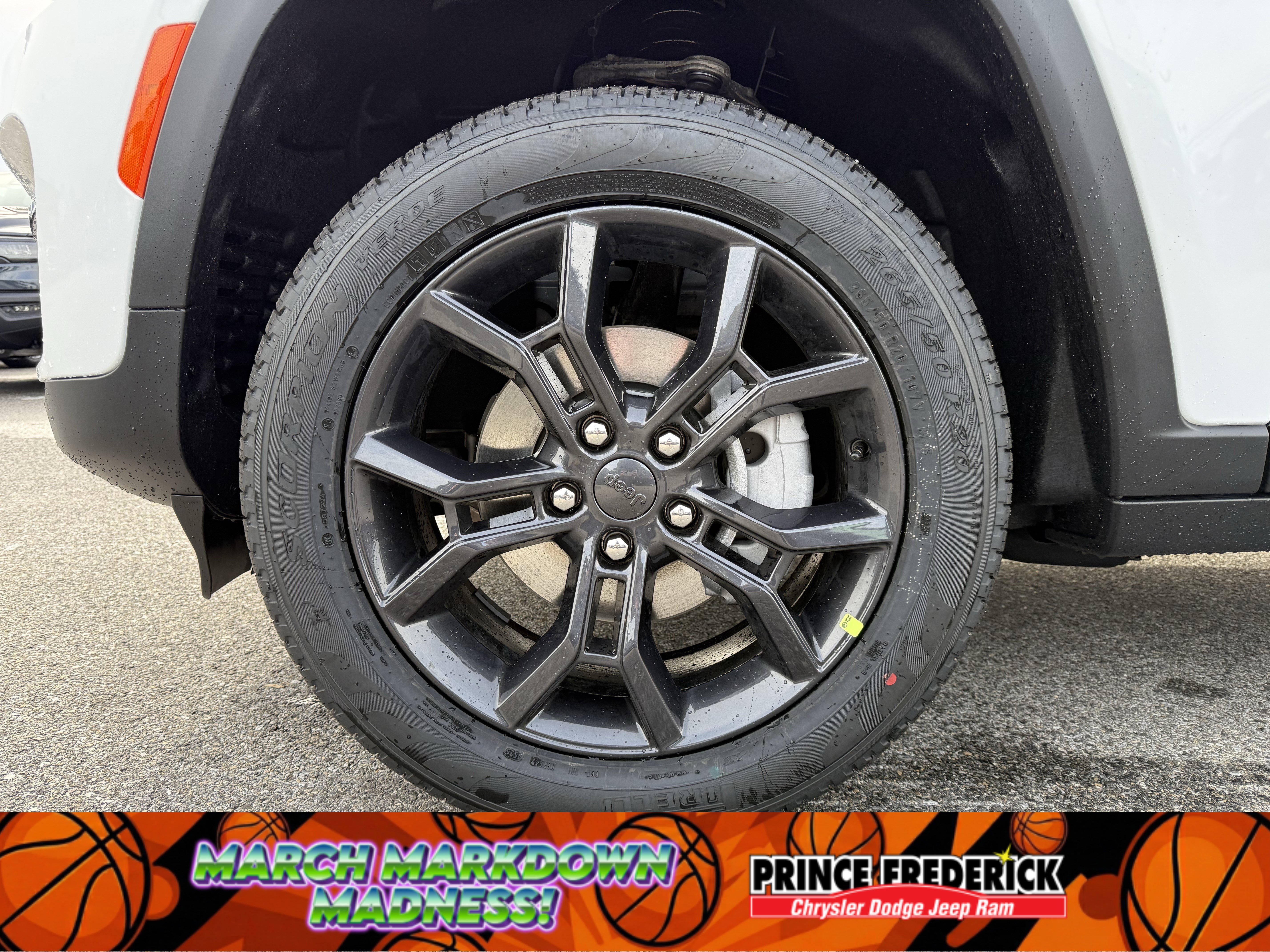 New 2025 Jeep Grand Cherokee Limited image 9