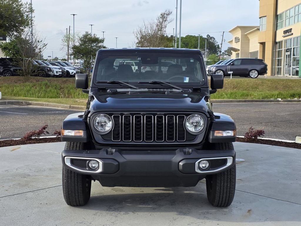 Used 2024 Jeep Gladiator Sport AWD/4WD image 2