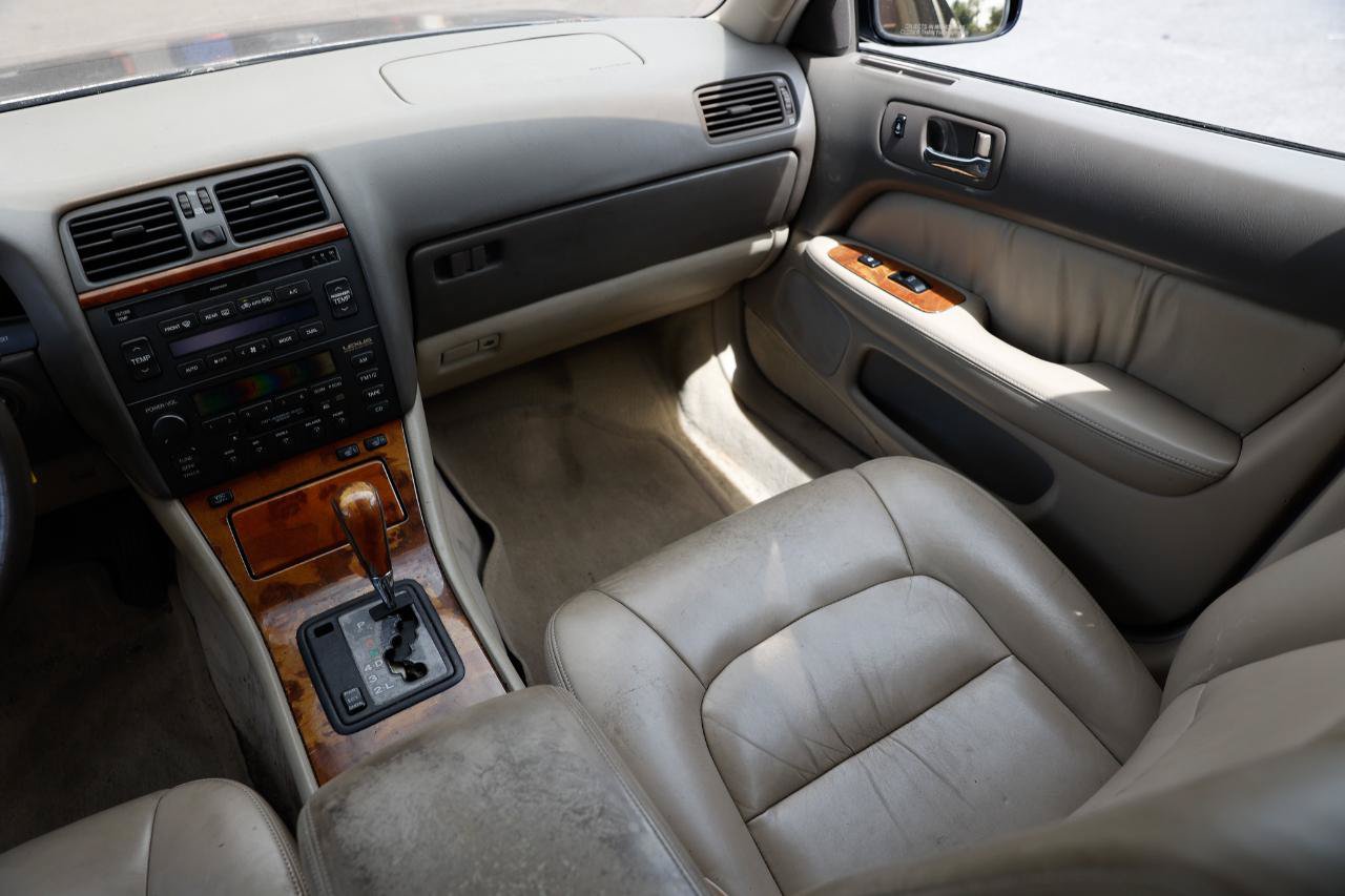 Used 1999 Lexus LS 400 w/ Premium Pkg RWD image 21
