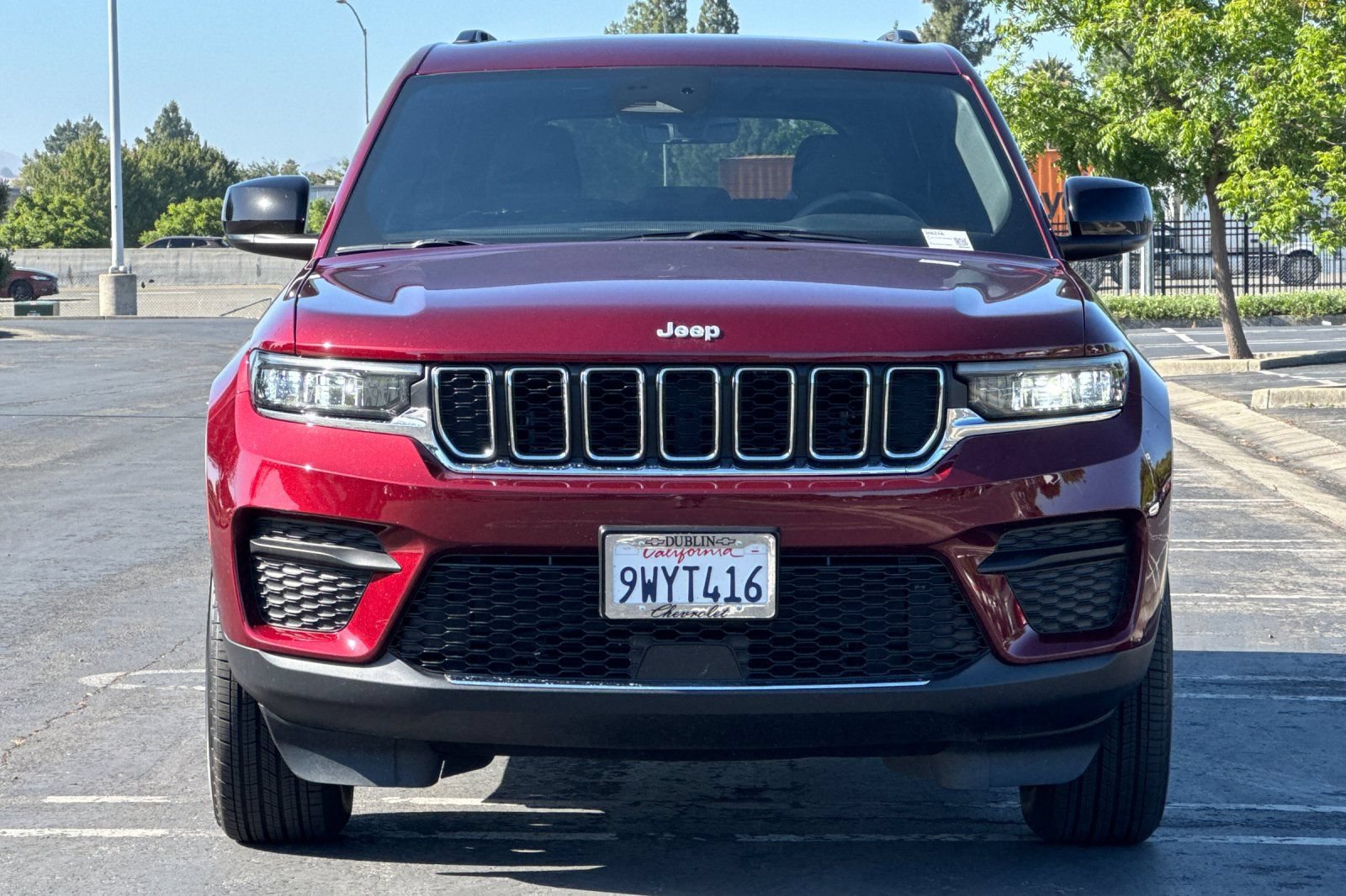 Used 2025 Jeep Grand Cherokee Laredo X w/ Luxury Tech Group I RWD image 9
