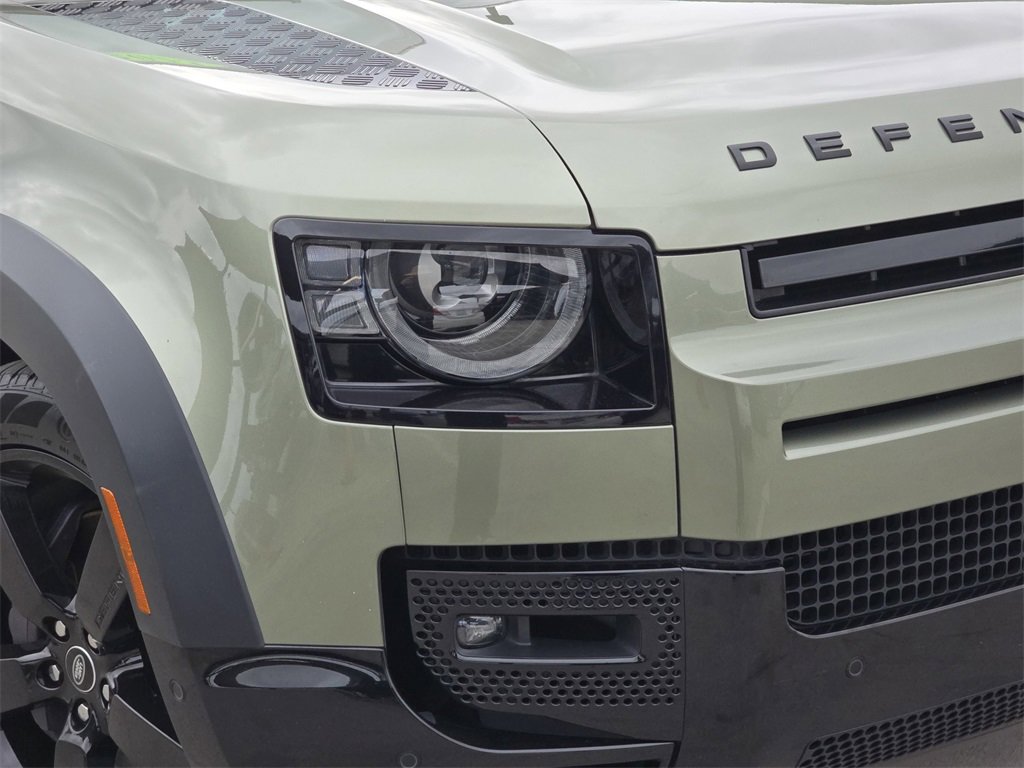 Used 2023 Land Rover Defender 110 X-Dynamic SE image 33