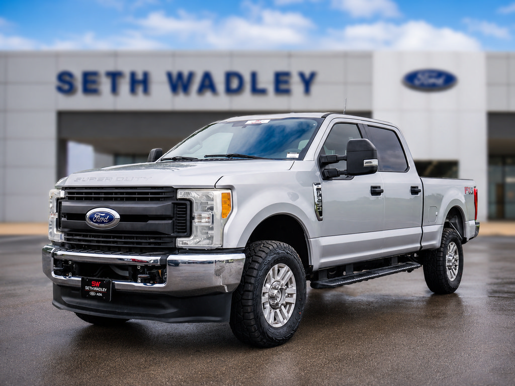 Used 2018 Ford F250 XLT w/ XLT Value Package AWD/4WD image 3