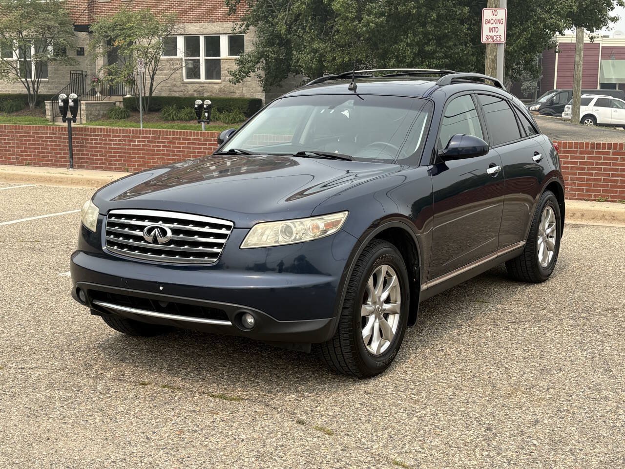 Used 2008 INFINITI FX35 AWD w/ Technology Pkg image 4