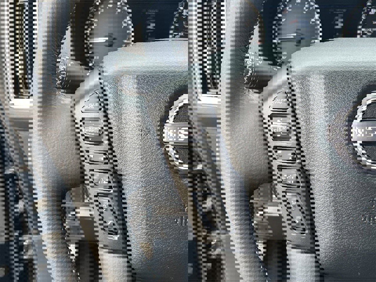 Certified 2025 Nissan Frontier SV w/ SV Convenience Package image 13