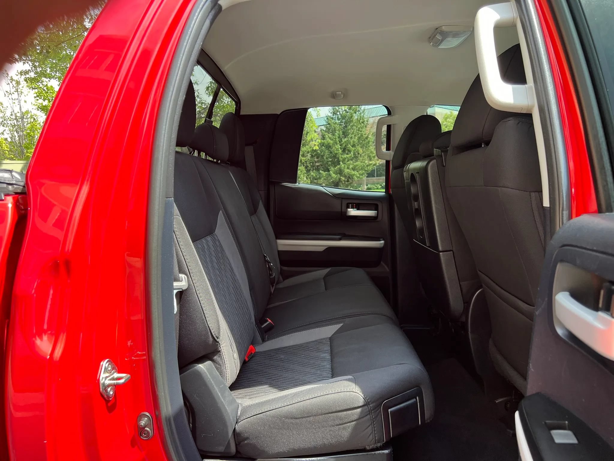 Used 2015 Toyota Tundra SR5 AWD/4WD image 19