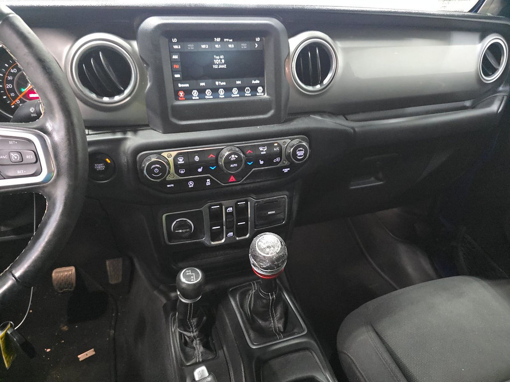 Certified 2018 Jeep Wrangler Unlimited Sahara w/ Cold Weather Group AWD/4WD image 37