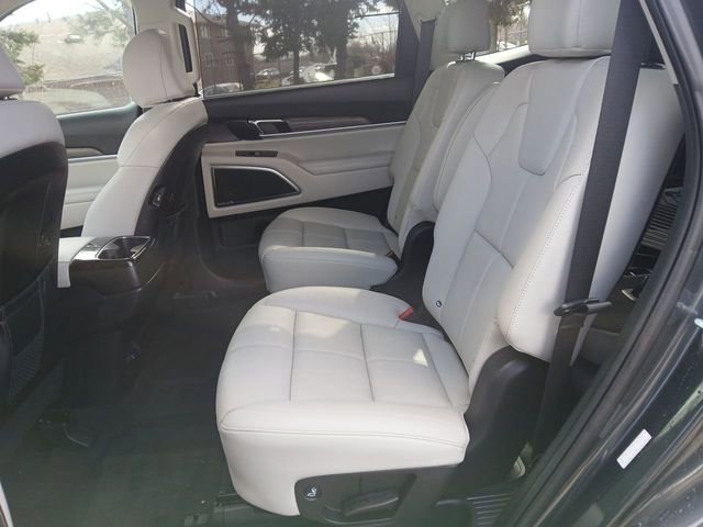 Used 2022 Kia Telluride SX w/ Nightfall Edition Package AWD/4WD image 23