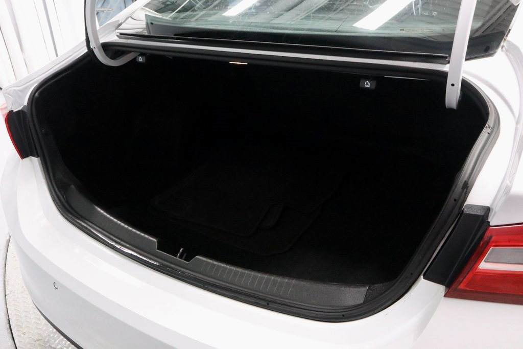 Used 2024 Chevrolet Malibu LT image 14