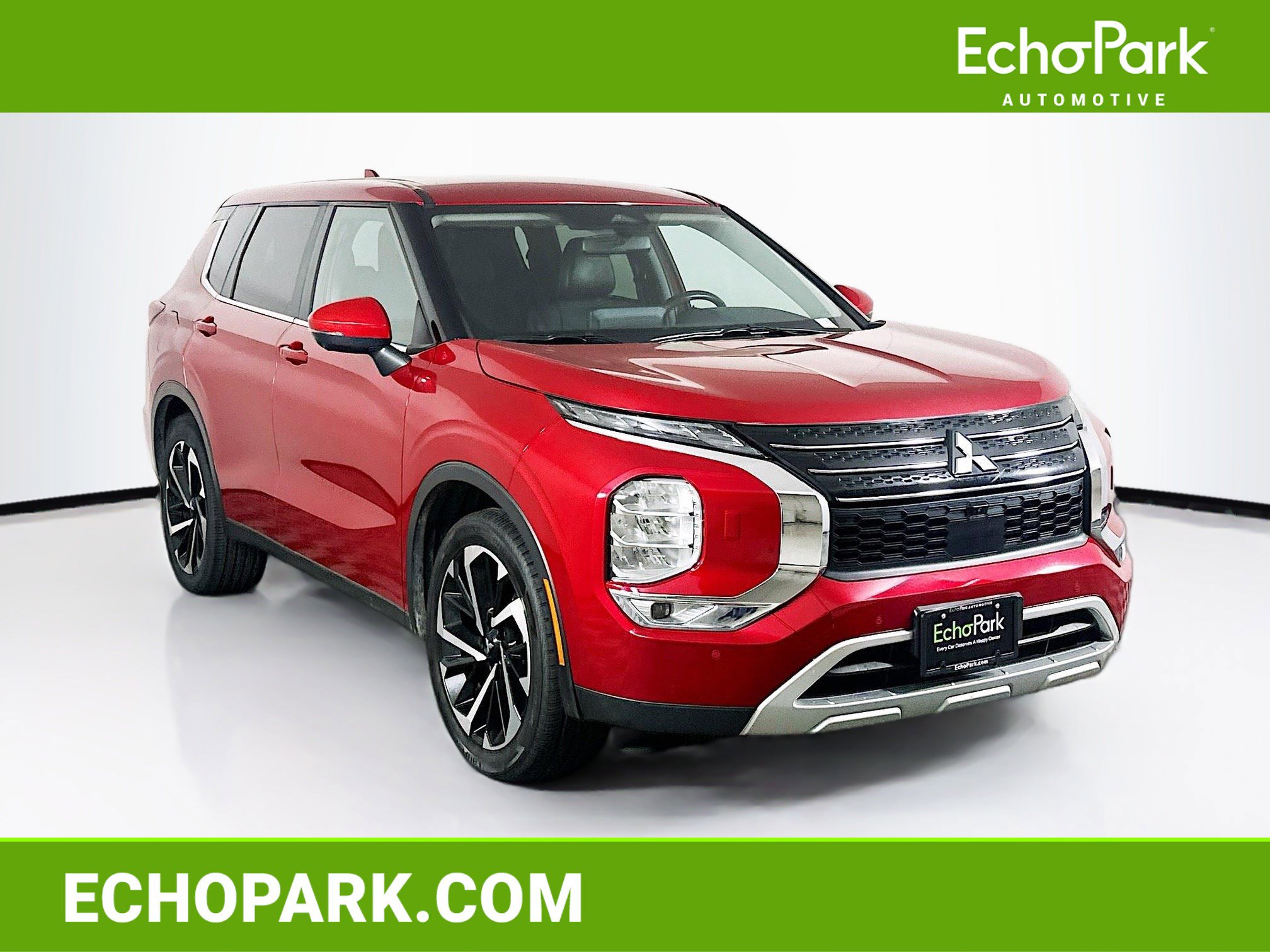 Used 2024 Mitsubishi Outlander SE image 1