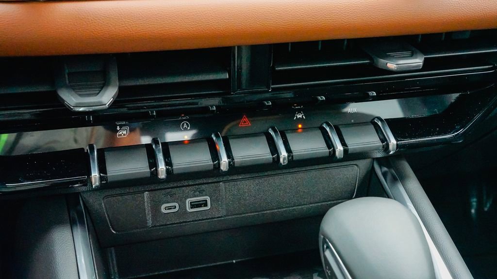 New 2026 GMC Canyon AT4 AWD/4WD image 15