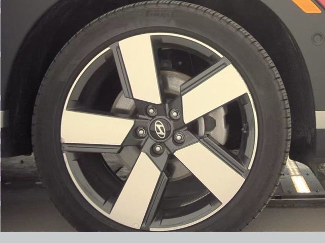 Used 2025 Hyundai Santa Fe Limited image 22