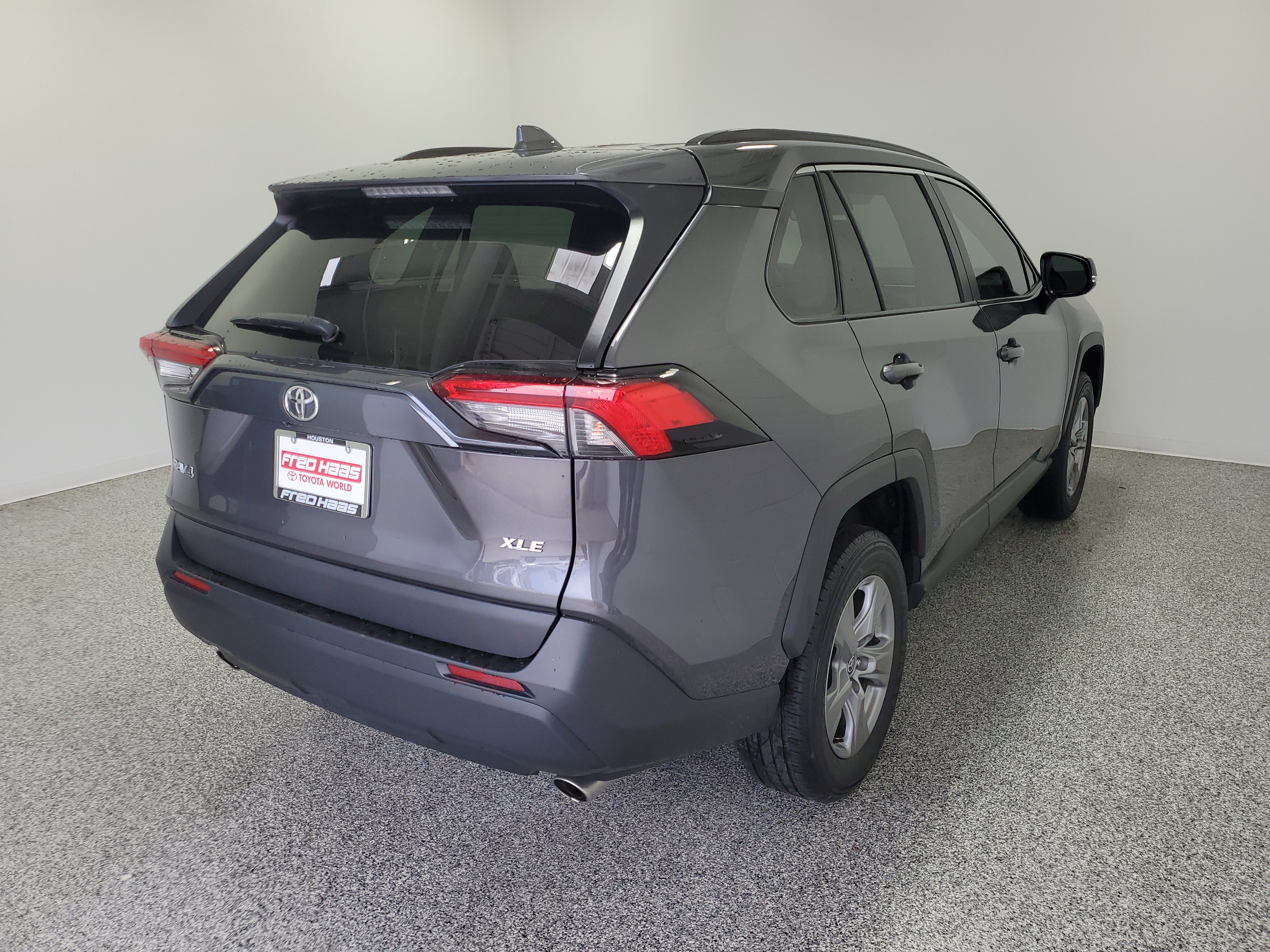 Used 2025 Toyota RAV4 XLE FWD image 6