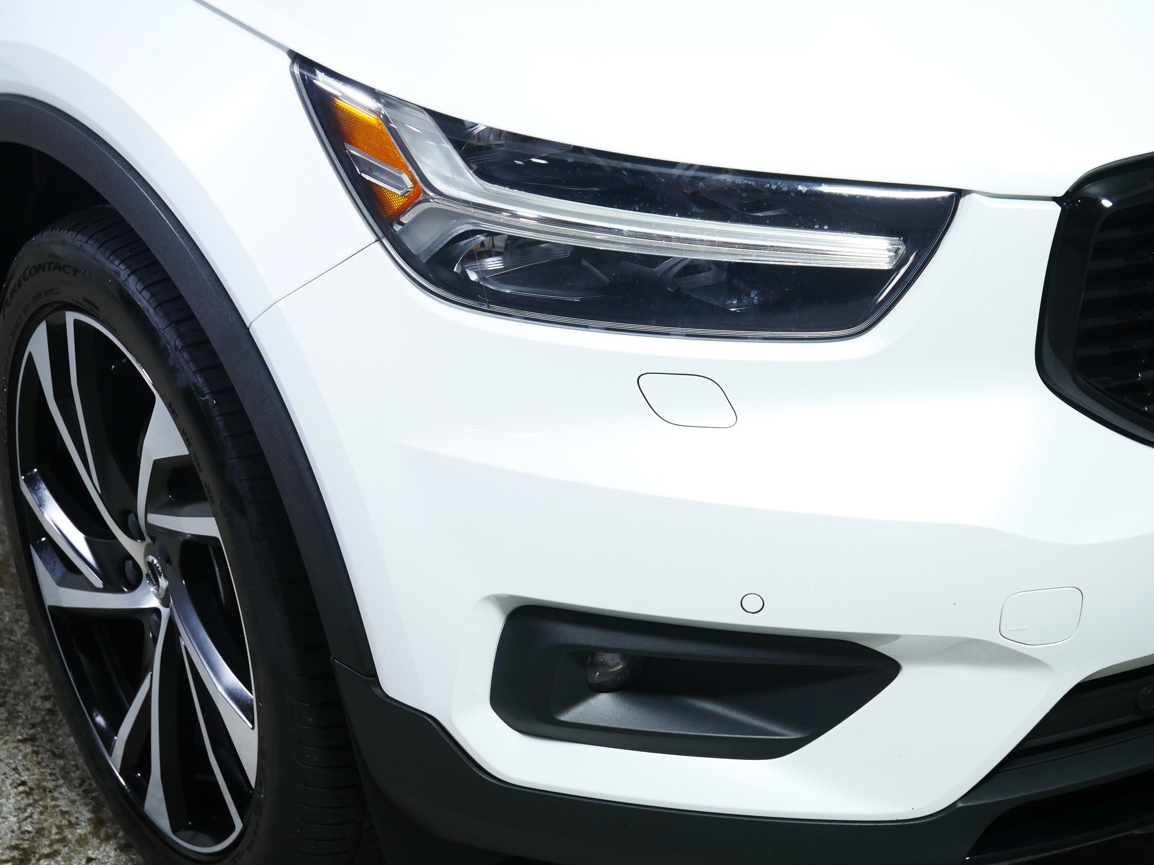 Used 2020 Volvo XC40 T5 R-Design w/ Protection Package Premier AWD/4WD image 16