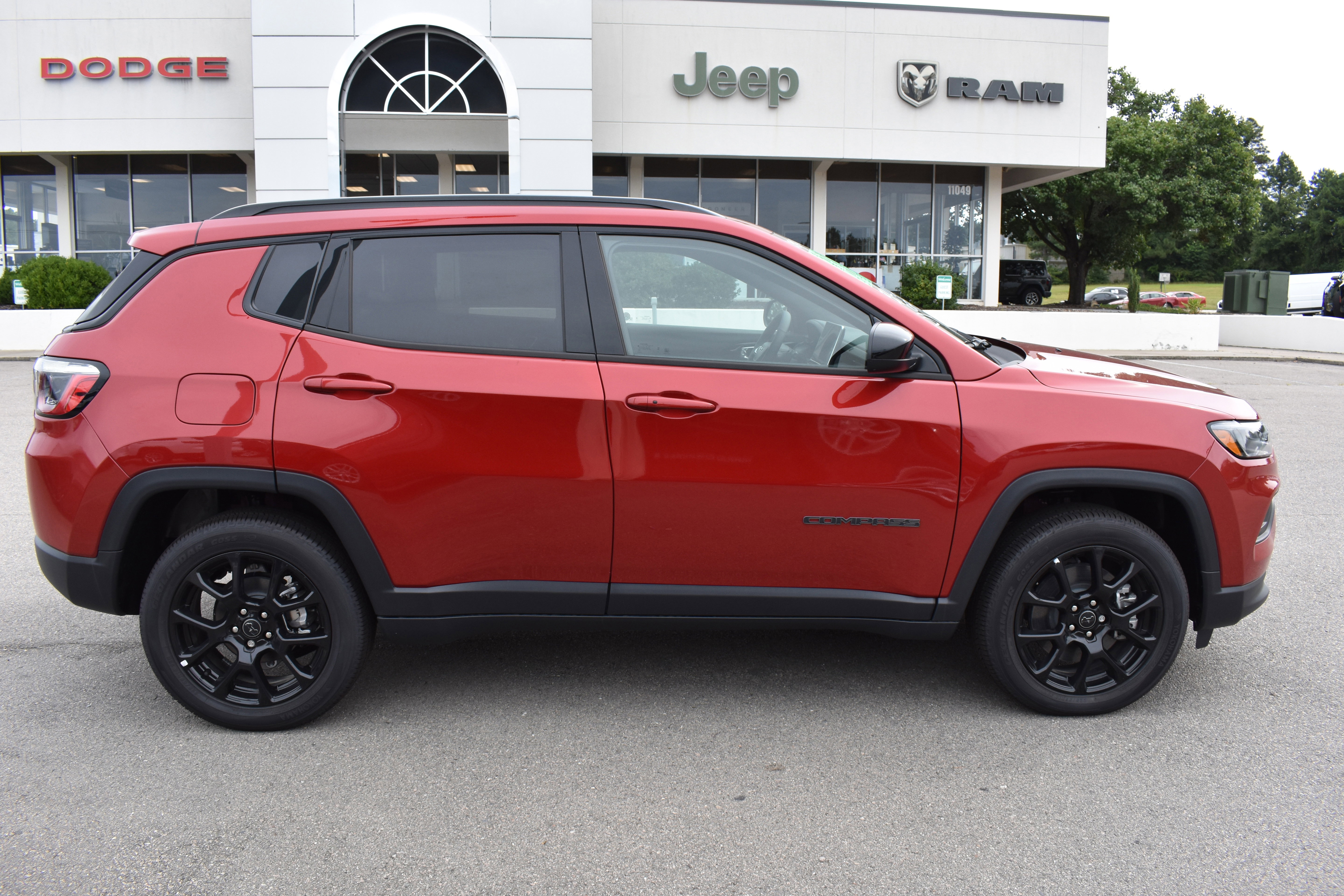 New 2025 Jeep Compass Latitude w/ Altitude Special Edition image 10