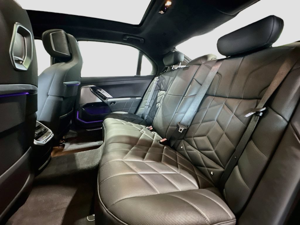 Used 2024 BMW 740i w/ Premium Package RWD image 26