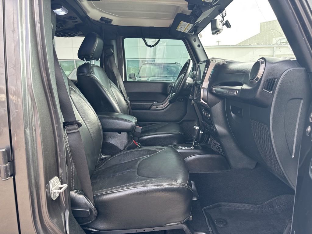 Used 2018 Jeep Wrangler Unlimited Sahara image 19