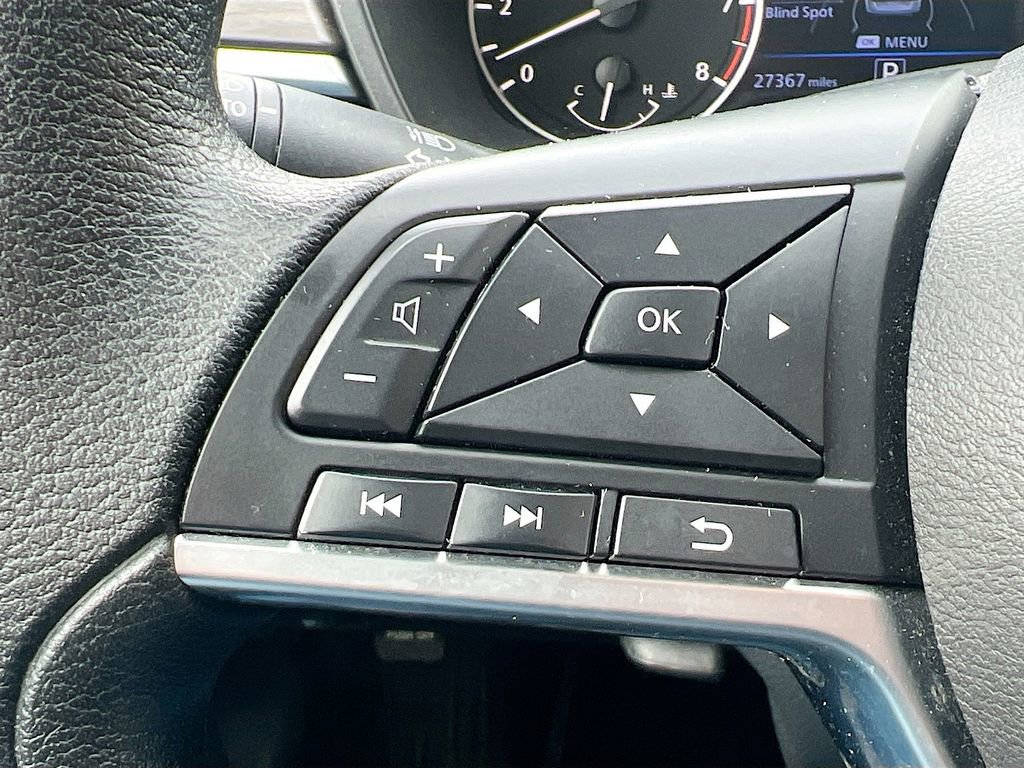 Used 2025 Nissan Altima 2.5 SV FWD image 12