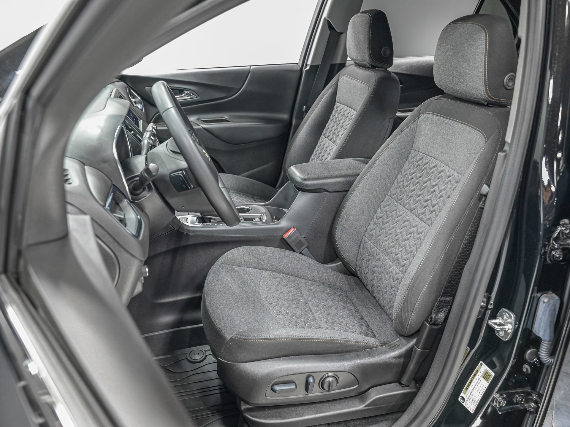 Used 2023 Chevrolet Equinox LT AWD/4WD image 18