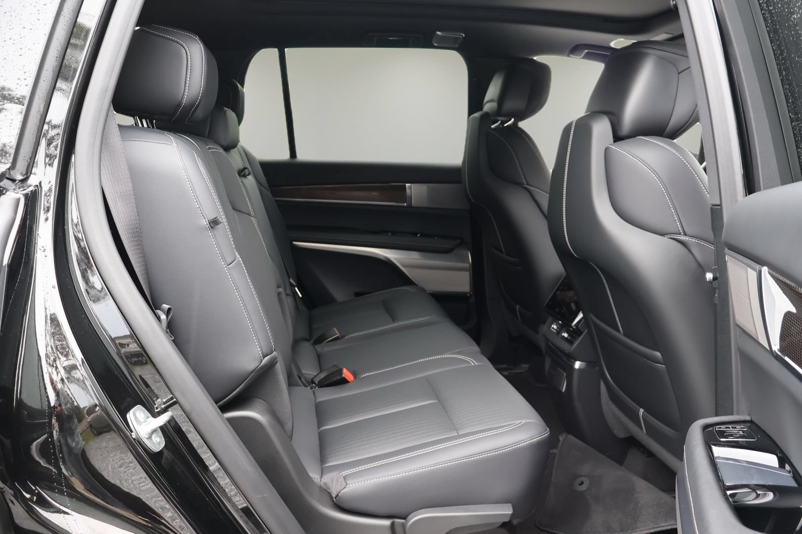 Certified 2026 Cadillac Vistiq Luxury AWD/4WD image 19