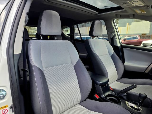 Used 2015 Toyota RAV4 XLE AWD/4WD image 31
