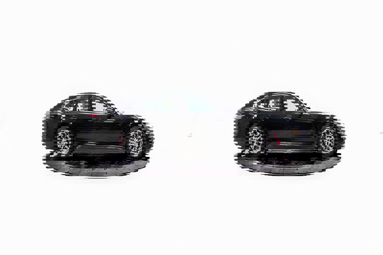 Certified 2022 Porsche Panamera 4S image 8