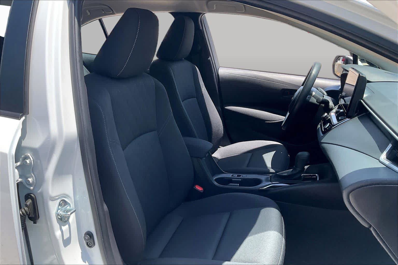 Used 2025 Toyota Corolla LE w/ LE Premium Package FWD image 9