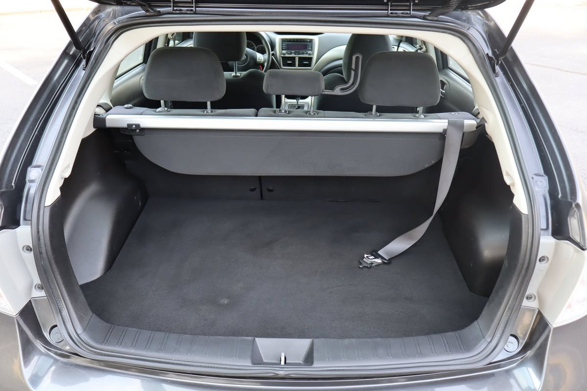 Used 2010 Subaru Impreza 2.5i AWD/4WD image 14