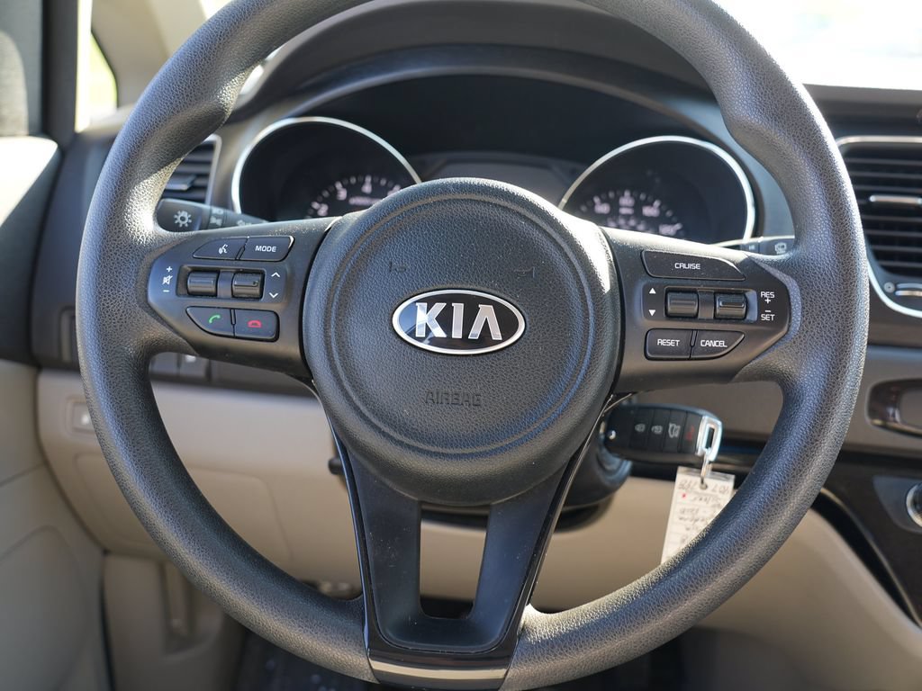 Used 2018 Kia Sedona L FWD image 22