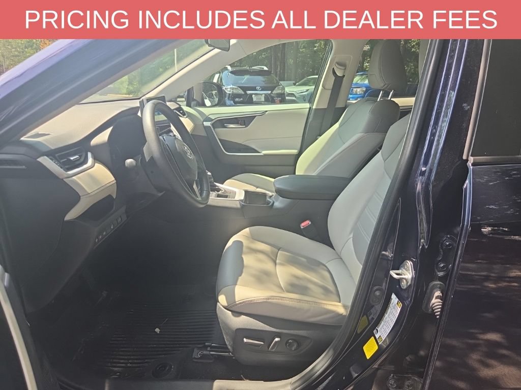 Used 2023 Toyota RAV4 XLE Premium AWD/4WD image 27