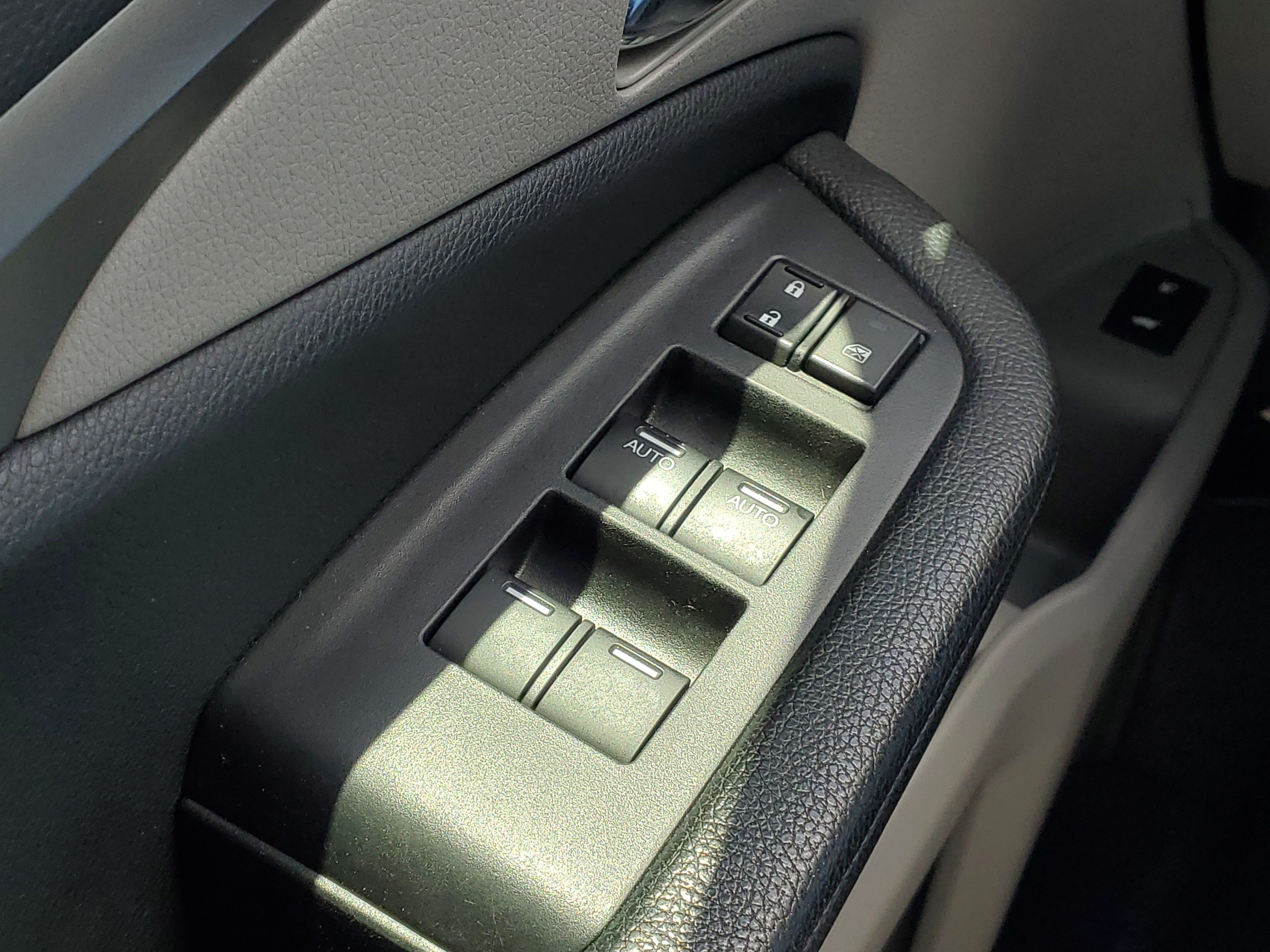 Certified 2018 Honda Pilot EX-L image 17