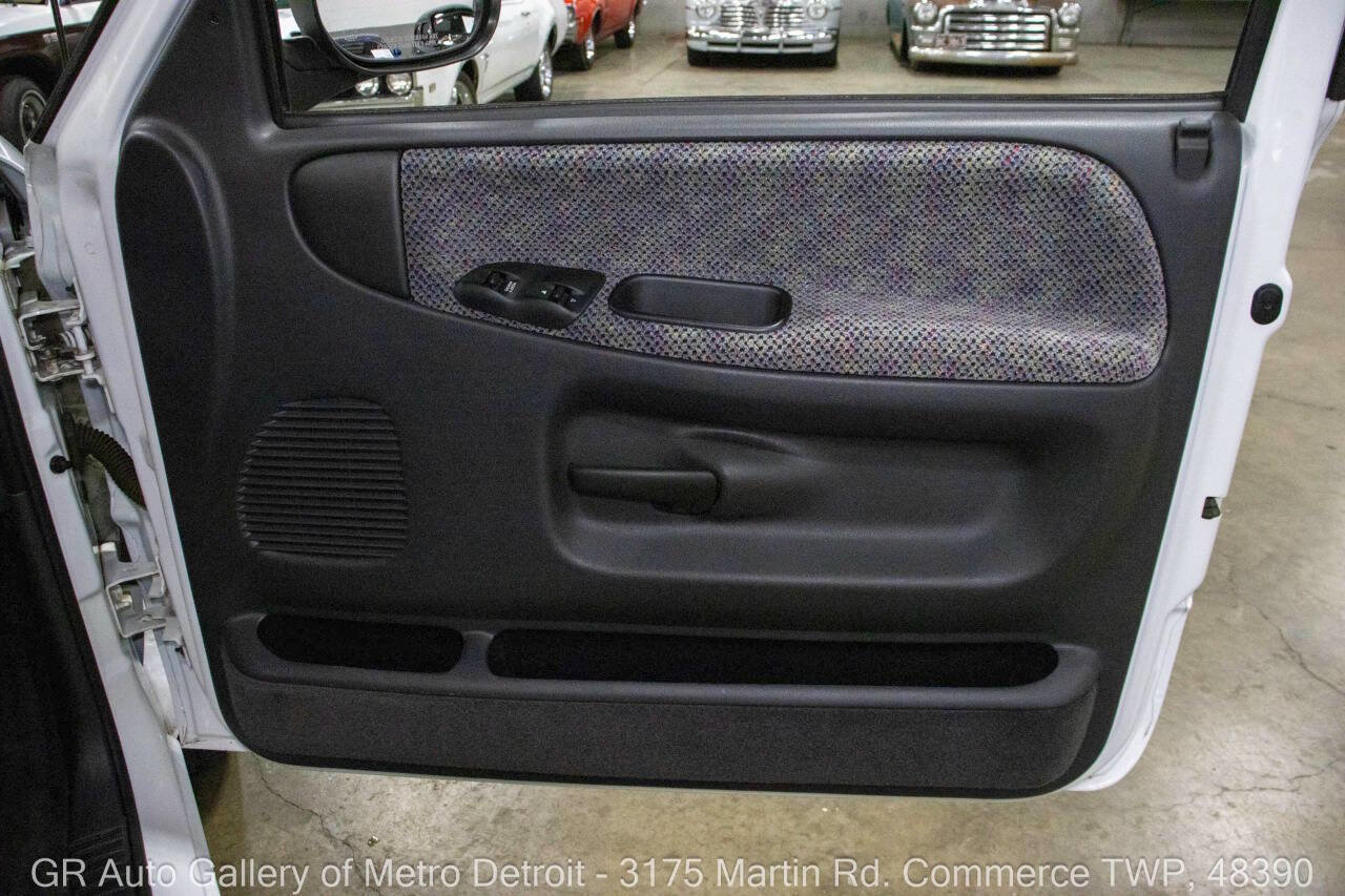 Used 1998 Dodge Ram 1500 Truck 2WD Regular Cab image 33