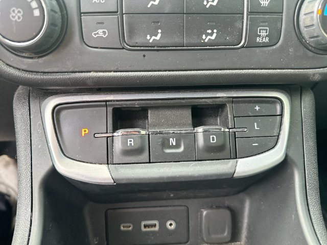 Used 2024 GMC Terrain SLE FWD image 26