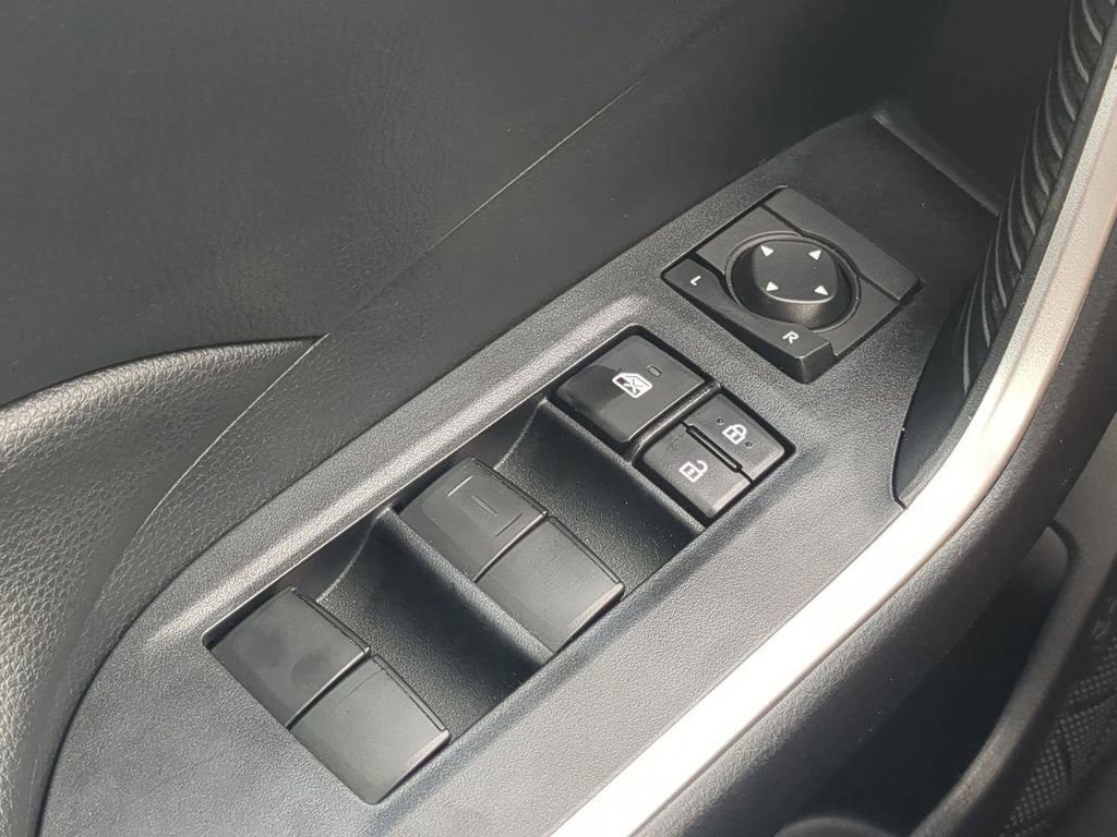 Used 2019 Toyota RAV4 LE image 22