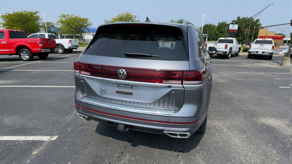Used 2024 Volkswagen Atlas SEL Premium R-Line AWD/4WD image 9