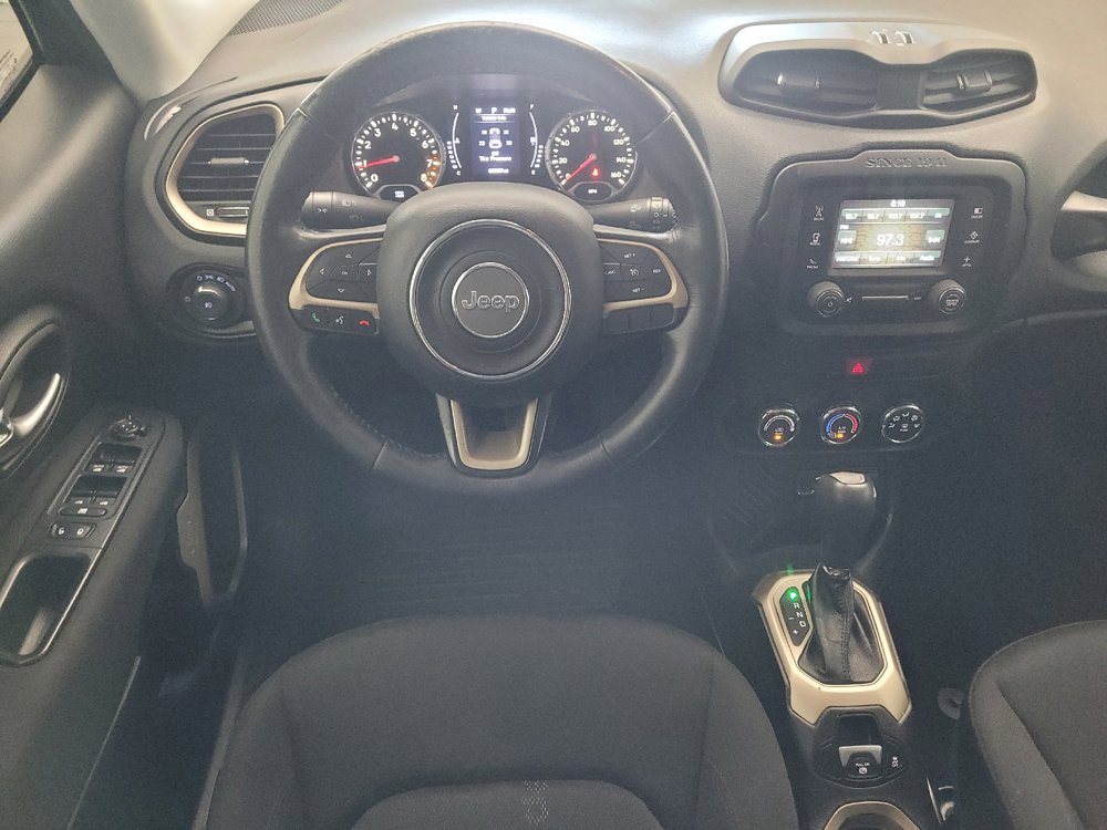 Used 2017 Jeep Renegade Latitude FWD image 22