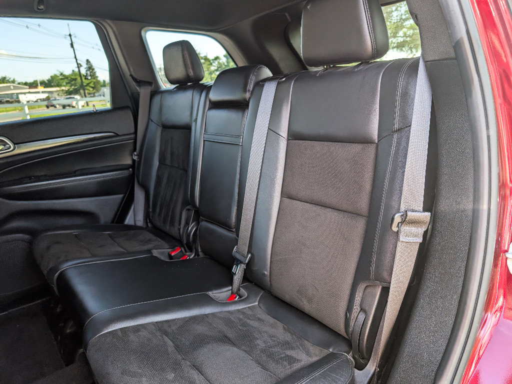 Used 2018 Jeep Grand Cherokee Altitude AWD/4WD image 18