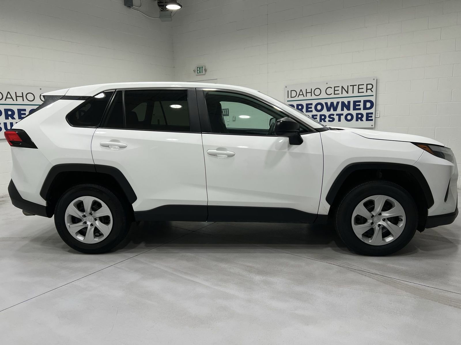 Used 2024 Toyota RAV4 LE image 9